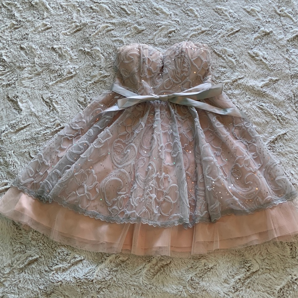 Special occasion lace dress. Strapless. Worn once! Size 1